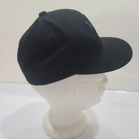 South Pole Black Embroidered Cap Sz.6 3/4 Boys L-XL - Picture 2 of 6